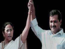 নোট বাতিলের বিরোধিতা: মমতা, কেজরীবালের বিরুদ্ধে এফআইআরের আর্জি