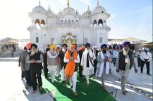 পঞ্জাবের আনন্দপুর সাহিব গুরুদ্বারে প্রার্থনা মোদীর