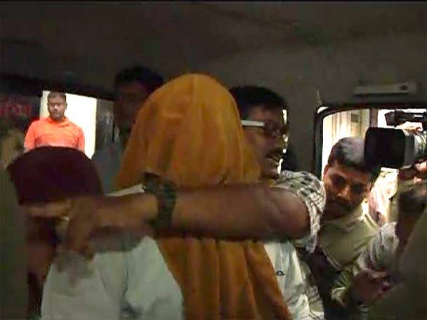 Child Trafficking Two More Arrest শিশুপাচারকাণ্ডে গ্রেফতার আরও দুই চিকিৎসক, হোম, স্বেচ্ছাসেবী সংস্থাগুলির ওপর নজরদারির নির্দেশ