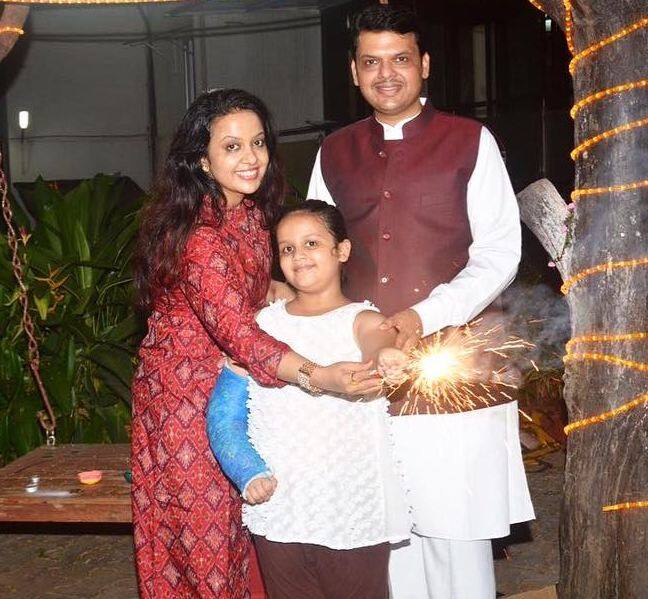 অমৃতা এর আগে প্রকাশ ঝা-র পরিচালিত ‘জয় গঙ্গাজল’ সিনেমাতে গান করেছিলেন।