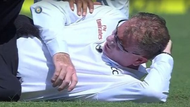Injured Umpire Reiffel Not To Take Further Part In Fourth Test চলতি টেস্টে আর আম্পায়ারিং করবেন না পল রাইফেল