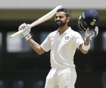 দেখুন, বিশ্বের প্রথম অধিনায়ক হিসেবে পরপর তিন সিরিজে দ্বিশতরানের রেকর্ড গড়লেন বিরাট কোহলি