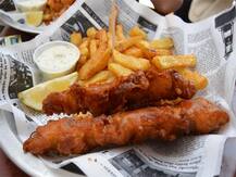 কাগজের ঠোঙায় করে খাবার আনেন? শরীরে ছড়াচ্ছে বিষ, সতর্কবার্তা এফএসএসএআই-এর