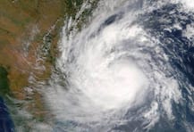 ঘূর্ণিঝড় ‘ভরদা’:আবহাওয়া দফতরের তরফে সতর্কবার্তা জারি, দেখে নিন এক নজরে