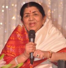 সুস্থ হয়ে উঠছেন লতা মঙ্গেশকর, আইসিইউ স্থানান্তর করা হল জেনারেল ওয়ার্ডে