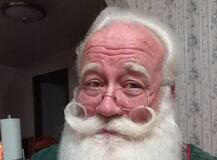 শেষ ইচ্ছাপূরণ! সান্টা ক্লসের কোলেই মৃত্যু শিশুর