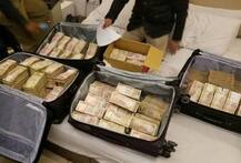 দিল্লির করোলবাগের হোটেল থেকে পুরনো নোটে তিন কোটি ২৫ লক্ষ টাকা উদ্ধার