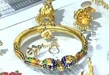 দিল্লি মেট্রোয় ছিনতাই মহিলার ২২ লক্ষের গয়না, অবশেষ ‘সেলফি’-র সৌজন্যে পুলিশের জালে চোর