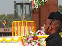 বিজয় দিবসে শহিদ-স্মরণ