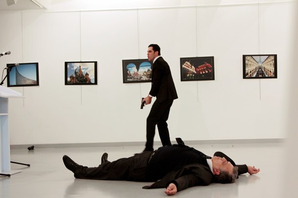 Gunman Kills Russian Ambassador To Turkey At Photo Exhibition রুশ রাষ্ট্রদূতের মৃত্যু তুরস্ক পুলিশের গুলিতে,আলেপ্পোর প্রতিশোধ, হামলার আগে সদর্পে ঘোষণা আততায়ীর