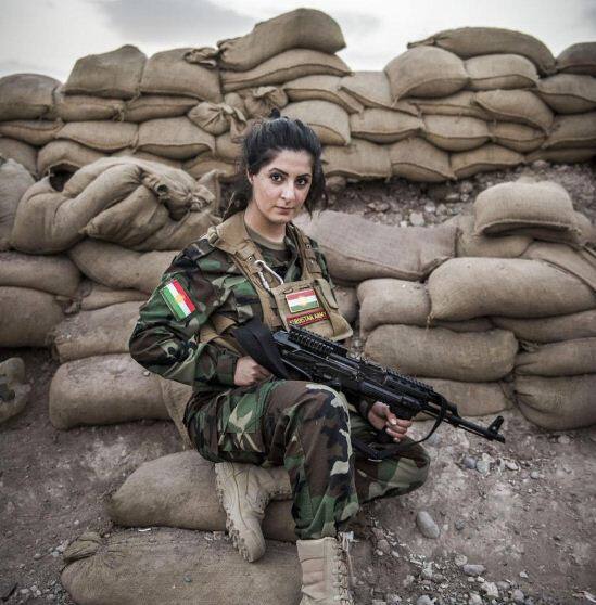 কারণ ডেনমার্কের আইন অনুযায়ী, সে দেশের নাগরিকরা অন্য কোনও দেশের সেনাবাহিনীর হয়ে লড়াই করতে পারেন না। সেই কারণেই আপাতত ডেনমার্কের জেলে বন্দি রয়েছেন তিনি।(ফটো-ট্যুইটার)