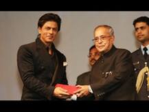 হায়দরাবাদের বিশ্ববিদ্যালয় থেকে শাহরুখকে ডক্টরেট