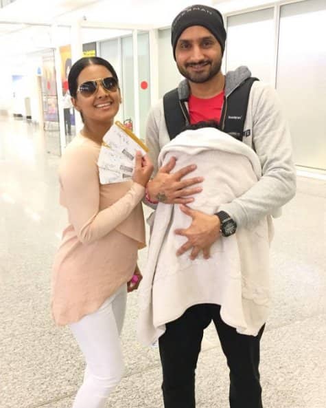 হরভজন ও গীতা তাঁদের সন্তানের নাম দিয়েছেন হীনায়া হীর প্লাহা