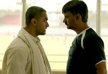 ‘দঙ্গল’-এ ‘বিকৃত’ করে দেখানো হয়েছে তাঁর চরিত্র, প্রাক্তন কুস্তি কোচ সোন্ধি ক্ষমা চাইতে বললেন আমিরকে, আমিরের পাল্টা