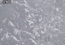 বাংলায় পারদ যখন উর্ধ্বমুখী, তখন বরফে ঢাকা ভূস্বর্গ, দেখুন ছবিতে