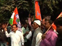 সুদীপ-তাপসের গ্রেফতারির প্রতিবাদে ভুবনেশ্বরে সিবিআই দফতরের বাইরে তৃণমূলের বিক্ষোভ
