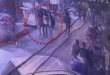 এবার দিল্লিতে বর্ষশেষের রাতে মহিলার শ্লীলতাহানির ভিডিও প্রকাশ্যে এল