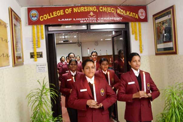 প্রায় ৩০ জন নার্সিং ক্যাডেট এই ব্যাচে শিক্ষালাভ করেছেন। এদিন মোমবাতি জ্বালানোর মাধ্যমে নার্সিং ক্যাডেটদের তিনমাসের কোর্সের সফল সমাপ্তি হল।