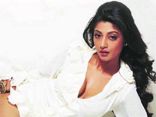 'মনের মানুষ'এ কাজ করেছেন পাওলি দাম