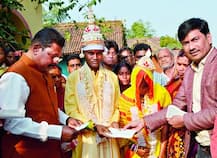 পাত্রীর জন্য শৌচাগার নির্মাণ হতেই পাত্রের কথামতো ক্যাশলেস বিয়ে