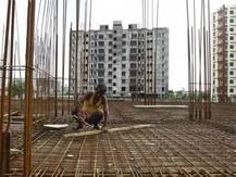 ফ্ল্যাট দেখতে গিয়ে নির্মিয়মান বহুতল থেকে পড়ে মৃত্যু মহিলার