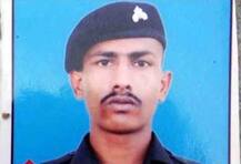 \'সৌহার্দ্যের বার্তা\', \'অসাবধানে\' নিয়ন্ত্রণ রেখা পেরিয়ে ঢুকে পড়া ভারতীয় জওয়ানকে ছেড়ে দিল পাকিস্তান