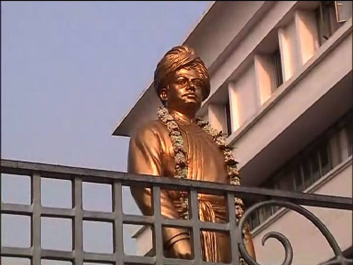 ভোরে মঙ্গলারতির মধ্যে দিয়ে অনুষ্ঠানের সূচনা হয়৷ এরপর বিশেষ পূজা-অর্চনা চলে