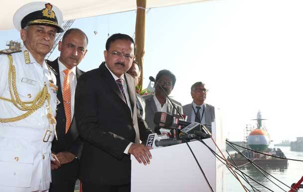 ফরাসি সংস্থা ডিসিএনএস-এর থেকে প্রযুক্তি হস্তান্তরের মাধ্যমে ভারত ৬টি অত্যাধুনিক সাবমেরিন তৈরি করছে।