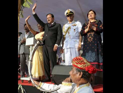 অনুষ্ঠানে উপস্থিত ছিলেন প্রতিরক্ষা প্রতিমন্ত্রী সুভাষ ভামরে। নৌসেনা প্রধান অ্যাডমিরাল লানবা এবং এমডিএল-এর সিএমডি কমোডোর আনন্দ।