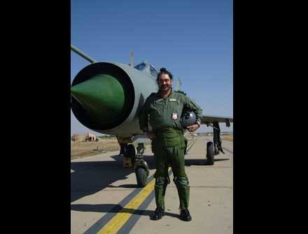 বর্তমানে উতারলাই এয়ারফোর্স স্টেশন পরিদর্শনে গিয়েছেন ধানোয়া।