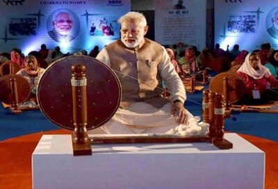 Row Over Pms Picture On Khadi Calendar And Diary Pmo Says It Is Unnecessary খাদি ক্যালেন্ডারে মোদীর ছবি নিয়ে বিতর্ক অপ্রয়োজনীয়, দাবি প্রধানমন্ত্রীর দফতরের