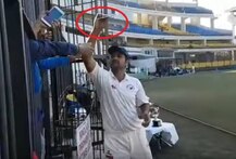 সেলফির আবদার খুদে দর্শকের, মোবাইল ছুঁড়ে ফেললেন আরপি সিংহ