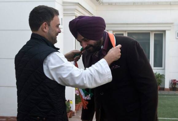 Sidhu Joins Congress After Meeting Rahul Gandhi রাহুল গাঁধীর সঙ্গে বৈঠকের পর কংগ্রেসে যোগ দিলেন সিধু