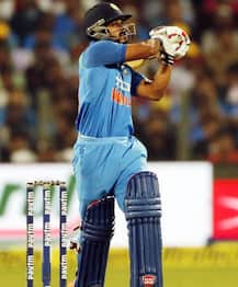 Live: শতরান করে আউট বিরাট, কেদার, ফের চাপে ভারত