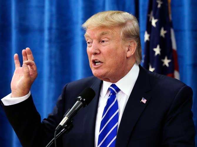 এরসঙ্গে তিনি প্রতিশ্রুতি দিয়েছেন, সম্প্রতি আউটসোর্সিংয়ের ফলে আমেরিকার বাইরে কাজের সুযোগ বেরিয়ে গেলেও, এবার তিনি সমস্ত চাকরি ফের দেশে ফিরিয়ে আনবেন।