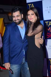 একটি অনুষ্ঠানে অভিনেত্রী এষা গুপ্তার পোশাকে নজর ছিল সবার, কিন্তু কেন? 