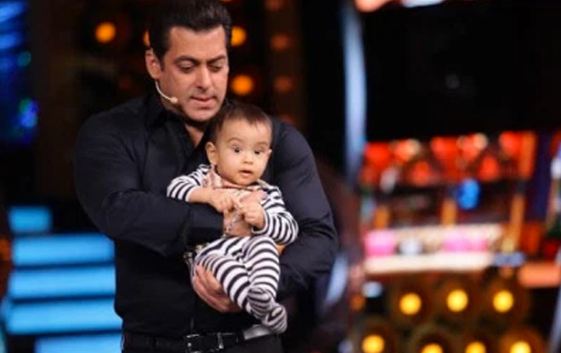 দেখুন সলমন ও আহিলের ছবি। ছবি সৌজন্যে ইনস্টাগ্রাম