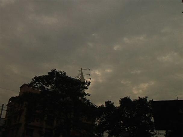 Cloudy Sky Due In South Bengal Due To Western Disturbance Temperature May Dip From Sunday পশ্চিমী ঝঞ্ঝার জেরে দক্ষিণবঙ্গের আকাশে মেঘ, উধাও ঠাণ্ডা