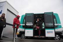 চালক নেই! তবুও গড়গড়িয়ে বাস চলছে প্যারিসে