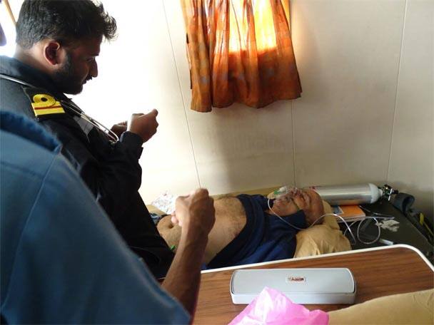 দুপুর আড়াইটে নাগাদ ওই অফিসারকে হলদিয়ায় আনা হয়। পরে তাঁকে কলকাতার হাসপাতালে ভর্তি করানো হয়। এই প্রসঙ্গে কোস্টগার্ডের আঞ্চলিক প্রধান (উত্তরপূর্ব) আইজি কে আর নটিয়াল বাহিনীর প্রশংসা করেন।