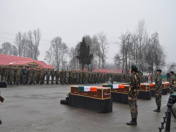সম্প্রতি, নিয়ন্ত্রণরেখা বরাবর গুরেজ ও মাচিল সেক্টরে তুষারধসে নিহত হন ওই জওয়ানরা।