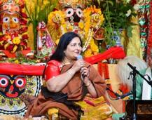 কেরিয়ারের সেরা সময়ে ছবিতে গান গাওয়া ছেড়ে দিই: অনুরাধা পড়োয়াল