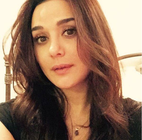 ‘সংঘর্ষ’, ‘কাল হো না হো’, ‘বীর জারা’, ‘কোই মিল গ্যয়া’, ‘কভি আলবিদা না কহেনা’, ‘দিল চাহতা হ্যায়’- একের পর এক হিট ছবি আছে তাঁর ঝুলিতে। 