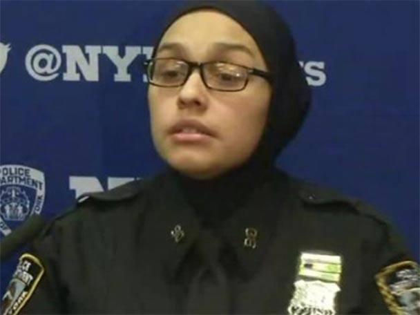 মার্কিন মুলুকে হিজাব পরিহিতাকে হেনস্থা, জানতে চাওয়া হল গ্রিন কার্ড আছে কিনা? Hijab Clad Woman Harassed In Us Asked Do You Have Green Card মার্কিন মুলুকে হিজাব পরিহিতাকে হেনস্থা, জানতে চাওয়া হল গ্রিন কার্ড আছে কিনা?