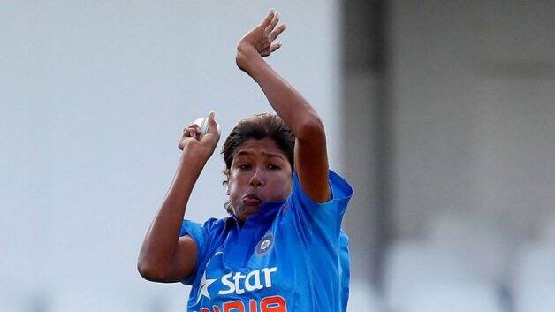 After Dhoni Tendulkar Now A Biopic On Woman Cricketer Jhulan ধোনি-সচিনের পর এবার ঝুলনের বায়োপিক ‘চাকদা এক্সপ্রেস’