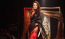 দেখুন: সেনাবাহিনীর প্রশংসায় প্রীতি জিন্টা, জানালেন, প্রিয় ক্রিকেটার কে