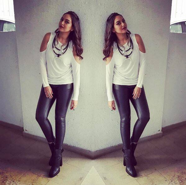  তাঁর স্পষ্ট জবাব ‘কুচতো লোগ কহেঙ্গে, লোগ কা কাম হ্যায় কহেনা’