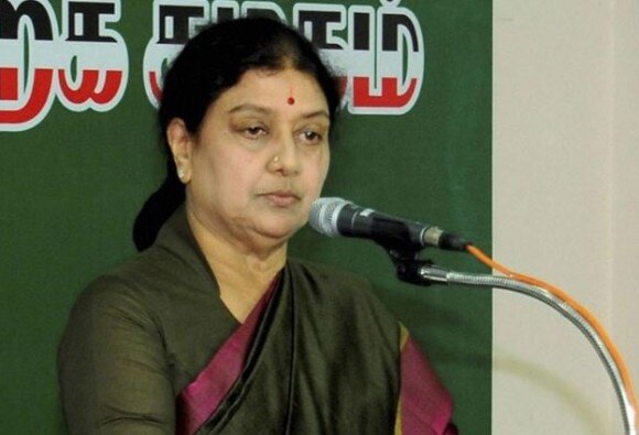 Admk Mlas Elect Sasikala As Legislative Party Leader Clear Way For Her Elevation As Tamil Nadu Cm তামিলনাড়ুর মুখ্যমন্ত্রী পদ ছাড়লেন পনীরসেলভম, নতুন মুখ্যমন্ত্রী হচ্ছেন শশীকলা