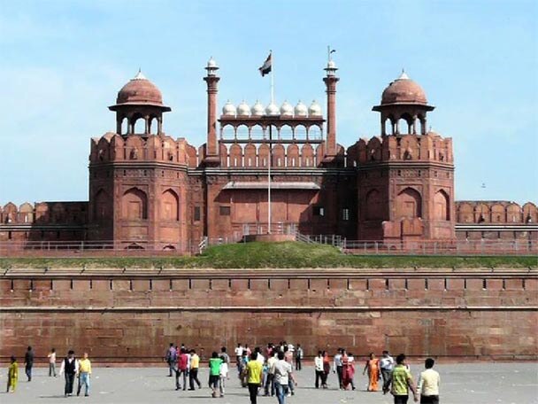 At Sco Pak Shows Indias Red Fort With Tricolour As Lahores Shalimar Gardens এসসিও-র অনুষ্ঠানে ট্যাবলোতে লালকেল্লা পাকিস্তানে!