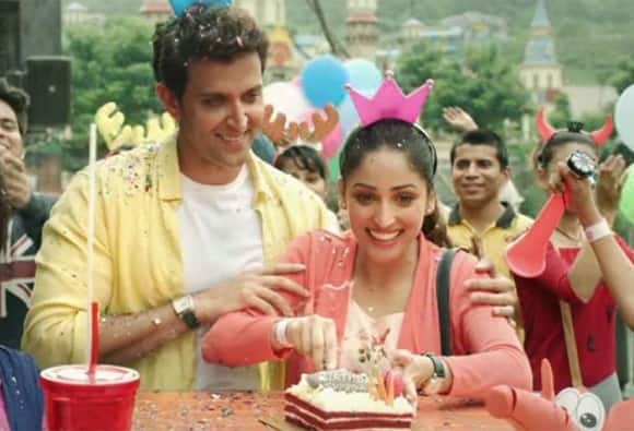 সেইসঙ্গে পাকিস্তানের বক্স অফিসেও আলোড়ন ফেলে দিয়েছেন এই সিনেমা। ব্যবসায়িক সাফল্যে হাসি ফুটেছে সিনেমা হল মালিকদের।